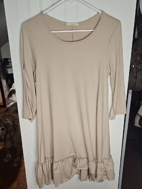 easel Neutral Beige Scoop Neck Top